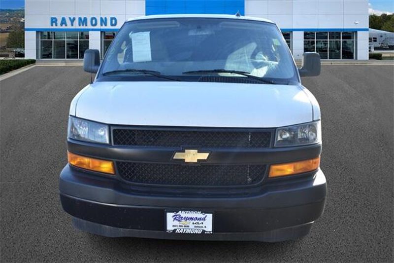 2023 Chevrolet Express 2500 Work VanImage 9