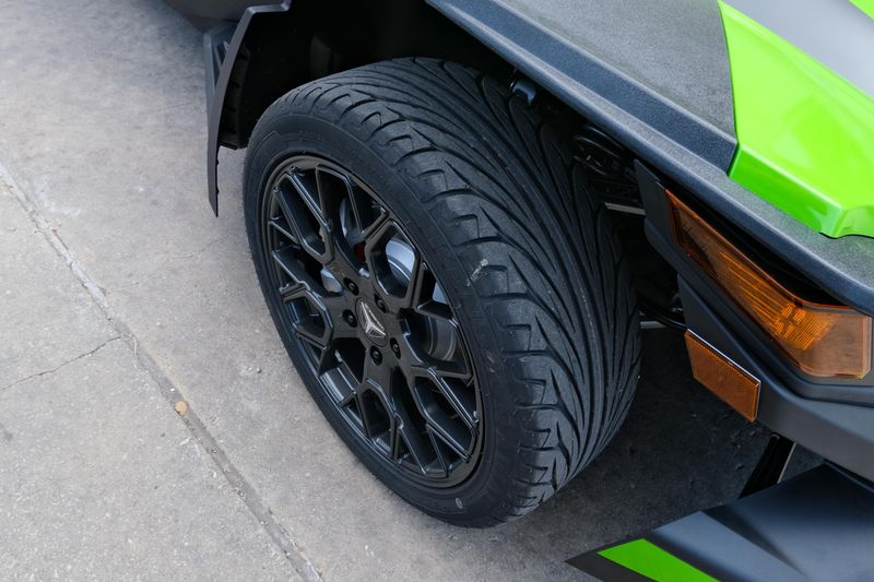NEW 2025 POLARIS SLINGSHOT SL AUTODRIVE Image 12