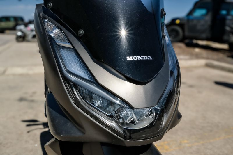 2024 Honda PCX 150 BLACKImage 13