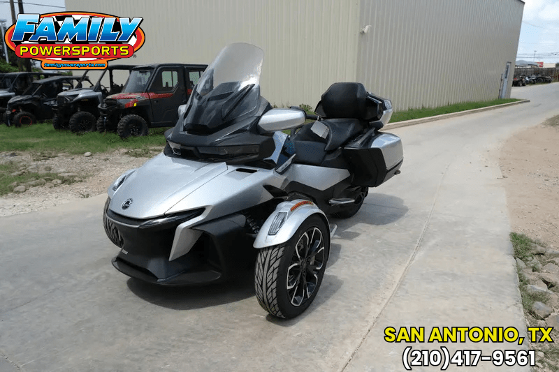 2024 Can-Am SPYDER RT LIMITED HYPER SILVER WITH PLATINUMImage 1