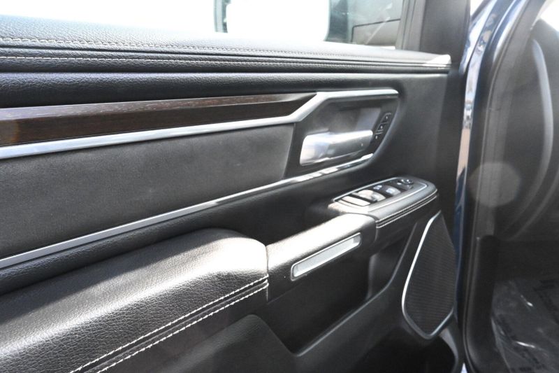 2022 RAM 1500 LaramieImage 14