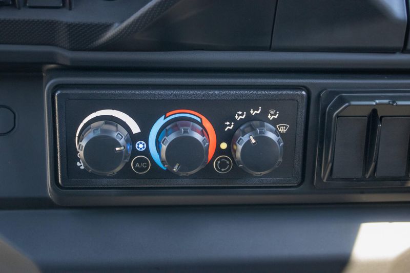 NEW 2026 CAN-AM DEFENDER MAX LIMITED CAB HD11 Image 34