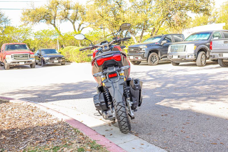 USED 2022 HONDA ADV 150 Image 6