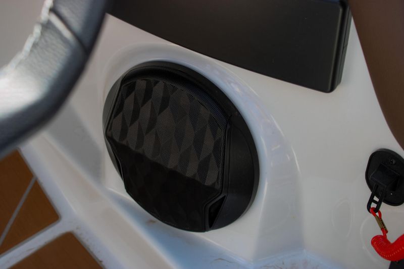 2024 MALIBU 21 LX  in a WHITE exterior color. Family PowerSports (877) 886-1997 familypowersports.com 