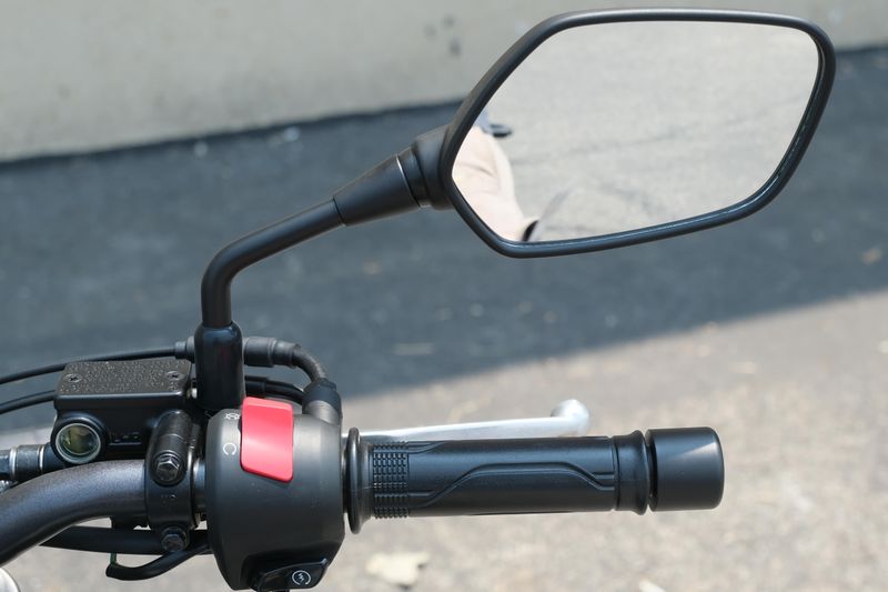 2025 Honda CB300R ABS MATTE BLACK METALLIC Image 15