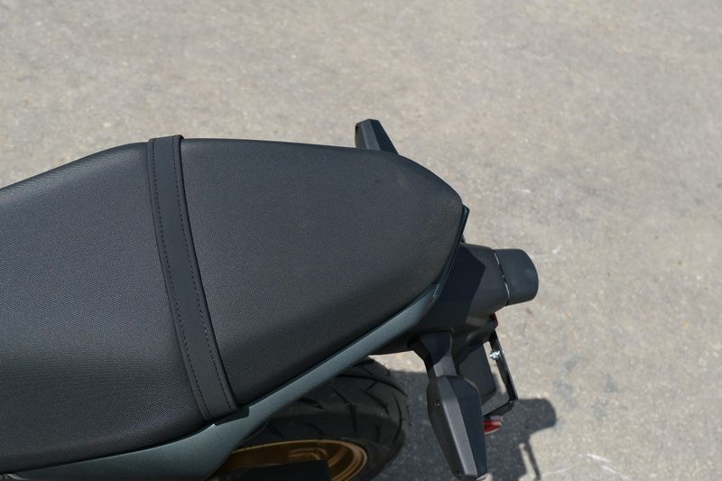 2025 Kawasaki Z125 PRO METALLIC MATTE OLD SCHOOL GREEN Image 13