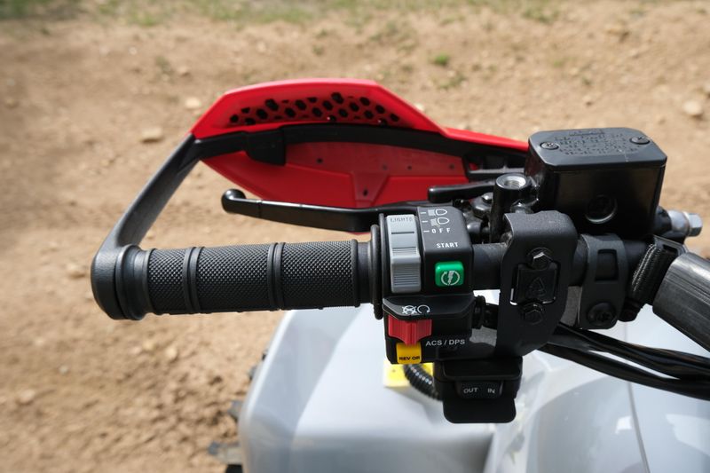 NEW 2026 CAN-AM RENEGADE X MR 1000R Image 17