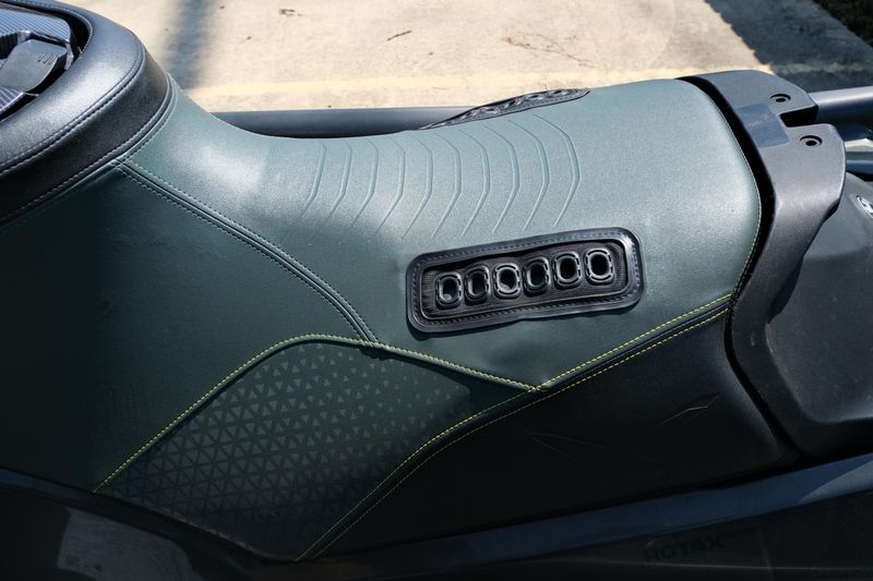 USED 2023 SEADOO PWC RXP CARBON 300 AUD BE IBR 23 Image 21