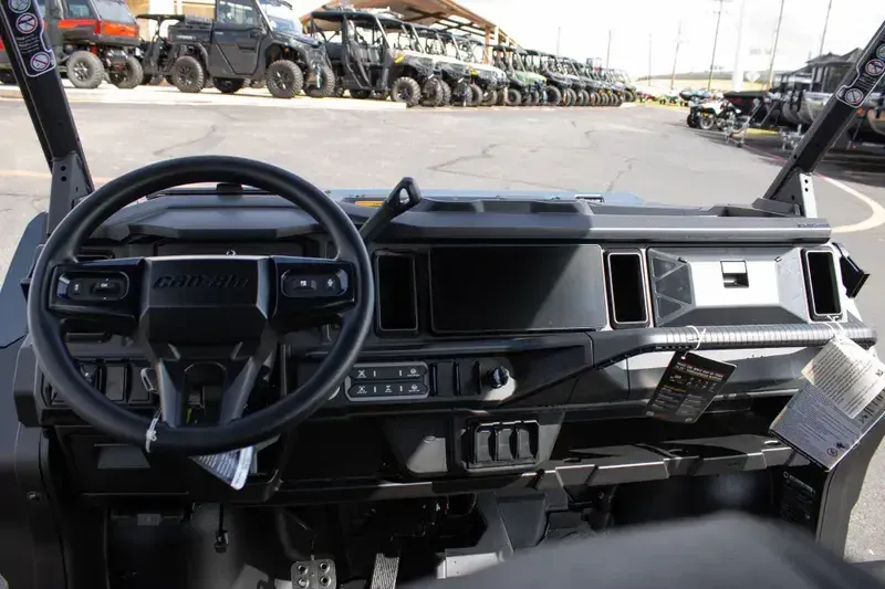 NEW 2026 CAN-AM DEFENDER MAX XT HD11 WITH 1025 INCH TOUCHSCREEN Image 18