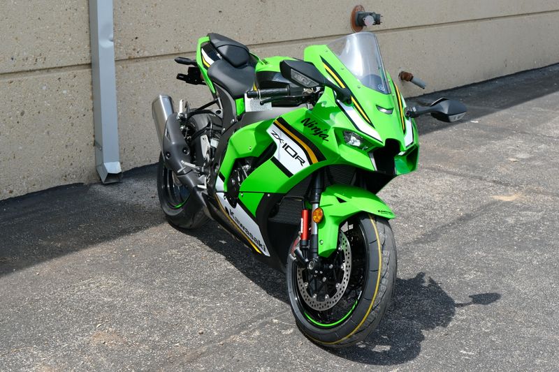 2025 Kawasaki NINJA ZX10R KRT EDITION LIME GREEN AND EBONY AND PEARL BLIZZARD WHITE Image 23