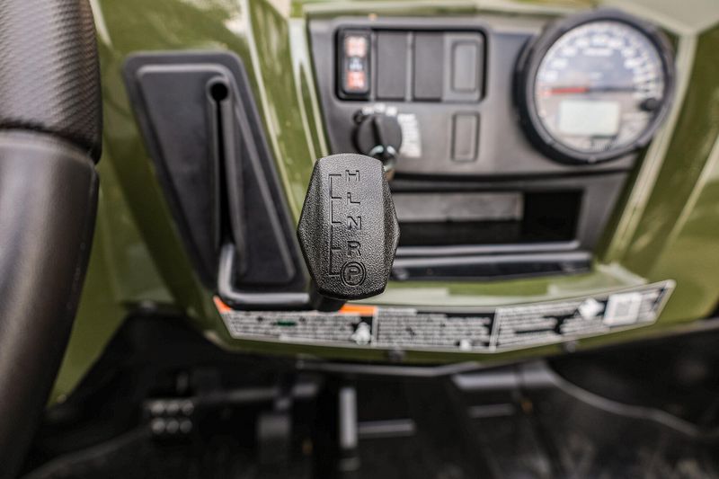 New 2025 Polaris RANGER CREW 570 FULLSIZE  SAGE GREEN Image 23