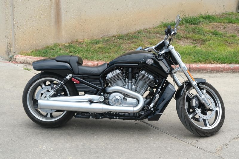2013 HARLEY VROD MUSCLE BLACK Image 2