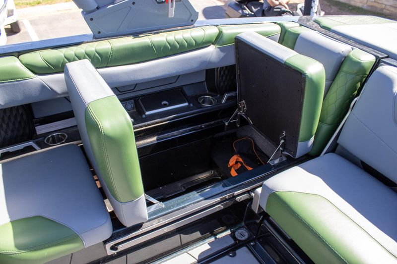 2023 MALIBU M220Image 29