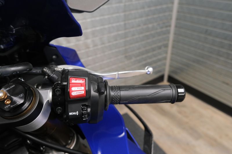 NEW 2026 YAMAHA YZF-R1 Image 19