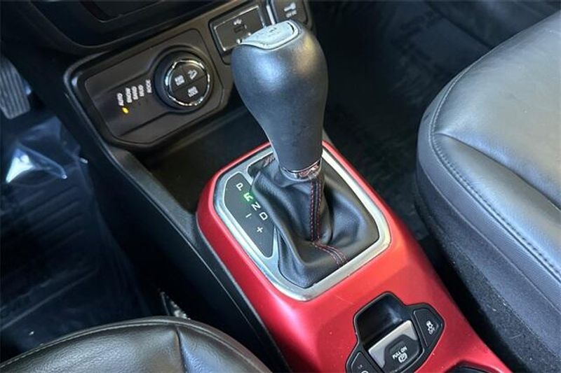 Used 2022 Jeep Renegade TrailhawkImage 20