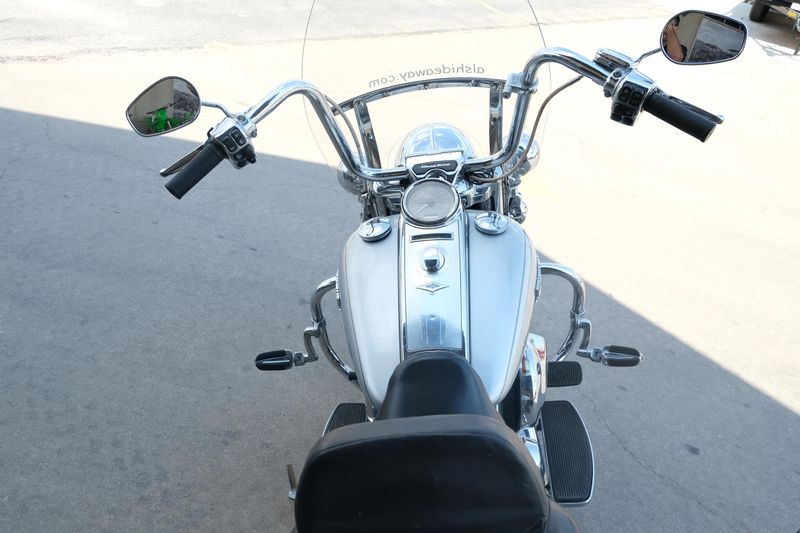 USED 2014 HARLEY ROAD KING Image 19