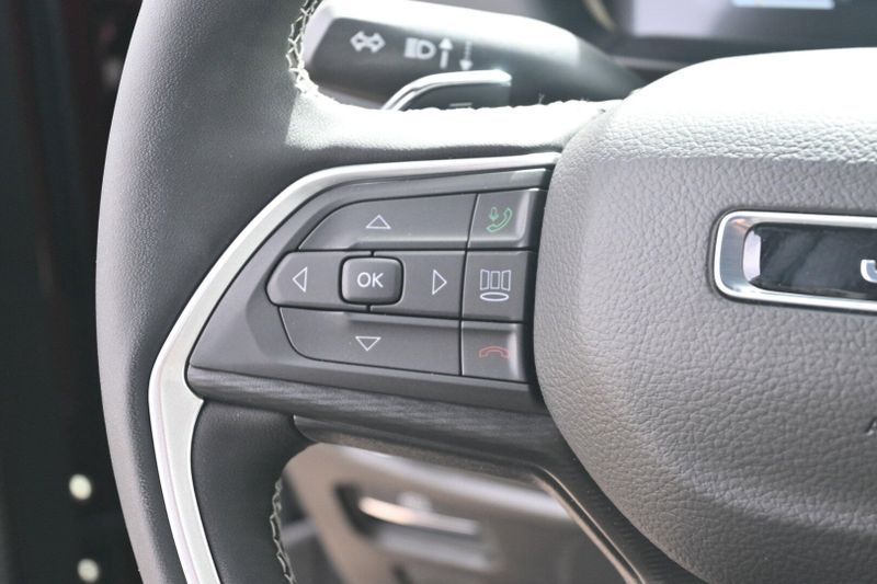 2025 Jeep Grand Cherokee Altitude XImage 21