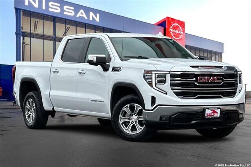 2024 GMC Sierra 1500 SLTImage 2