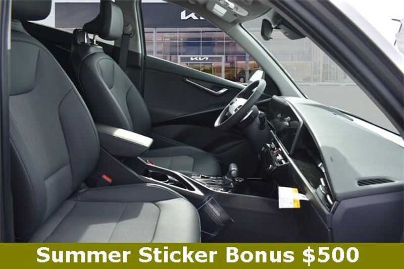 2025 Kia Niro EX TouringImage 12