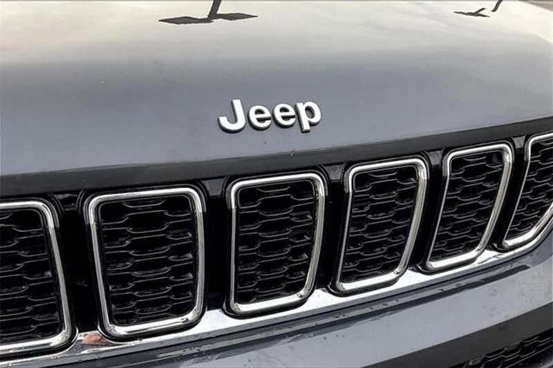 2021 Jeep Grand Cherokee L LimitedImage 30