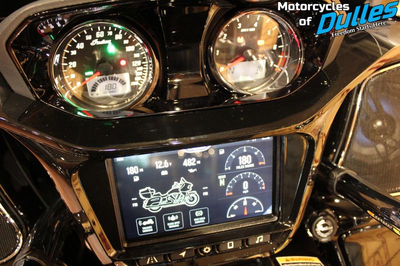 2025 Indian Motorcycle Pursuit Limited 112 Powerband Audio Image 12