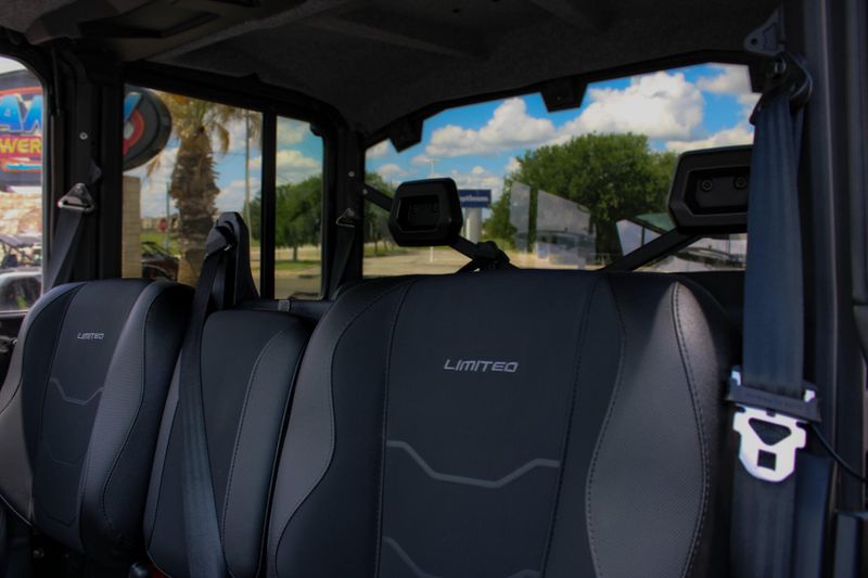2025 Can-Am DEFENDER MAX LIMITED CAB HD10 WILDLAND CAMO Image 7