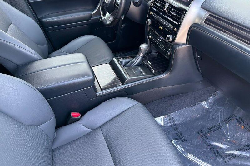 Used 2023 Lexus GX 460Image 15