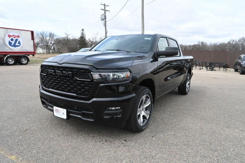 2025 RAM 1500 TradesmanImage 4