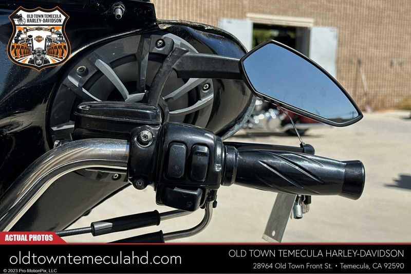 2008 Harley-Davidson Vrsc in a BLK/PEWTER PRL W/PINSTRIPE exterior color. BMW Motorcycles of Temecula – Southern California (951) 506-6903 bmwmotorcyclesoftemecula.com 