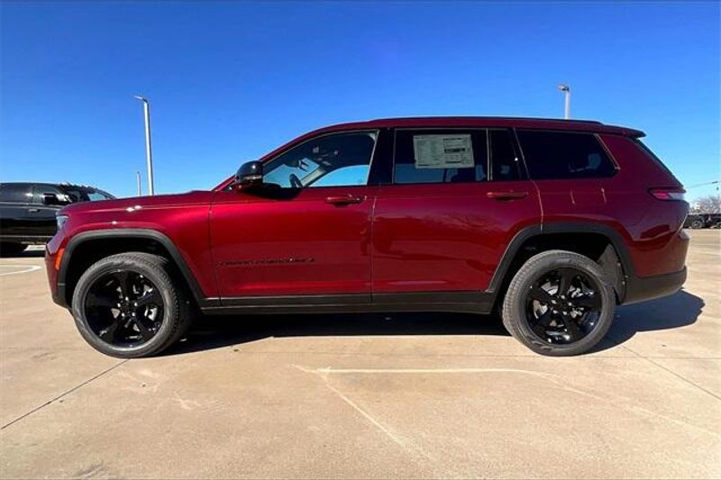 2025 Jeep Grand Cherokee L Limited 4x4Image 14