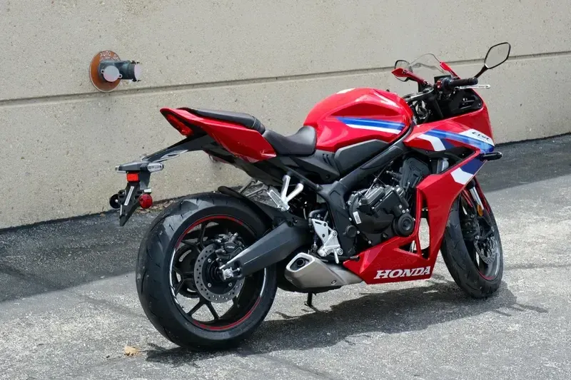 2024 Honda CBR650R ABS GRAND PRIX RED Image 4