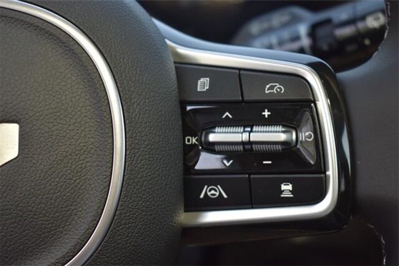 New 2025 Kia Sorento SXImage 26