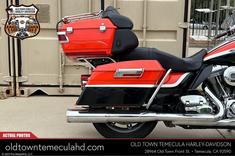 2012 Harley-Davidson Electra Glide in a ELE ORG/BLK DIA W/ PINSTRIP exterior color. BMW Motorcycles of Temecula – Southern California (951) 506-6903 bmwmotorcyclesoftemecula.com 