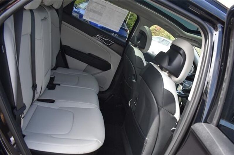 2025 Kia Sportage EXImage 14