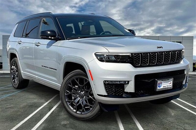 New 2025 Jeep Grand Cherokee L Summit 4x4Image 14