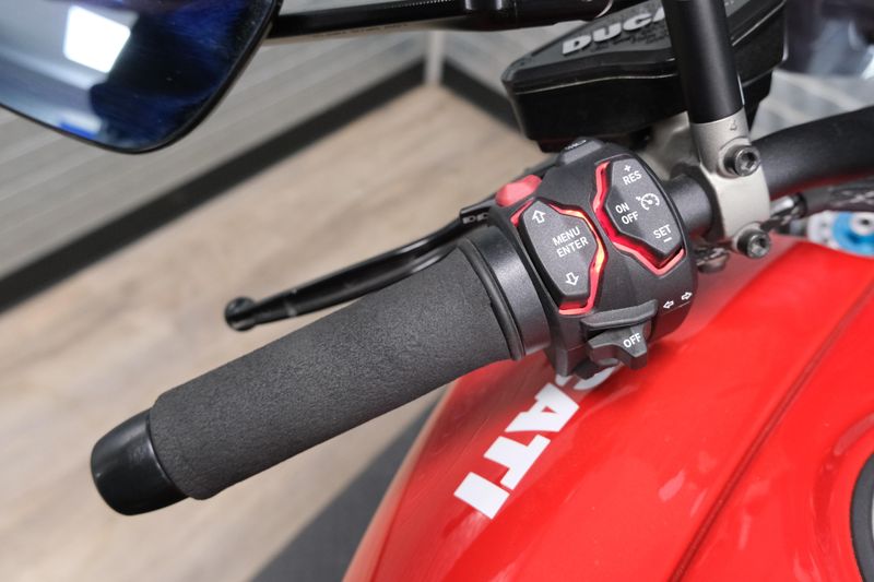 USED 2021 DUCATI DIAVEL1260 Image 19