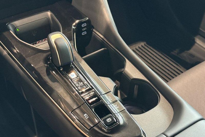 New 2026 Toyota Crown Signia XLEImage 23