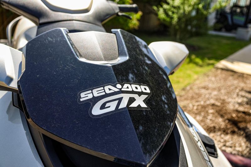 2009 SEADOO GTX 255  BROWN AND TAN Image 5