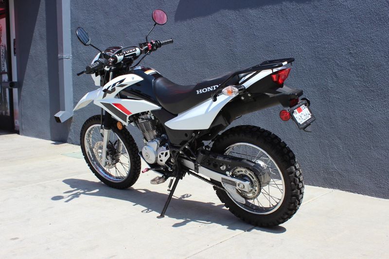 2024 Honda XR150L Image 4