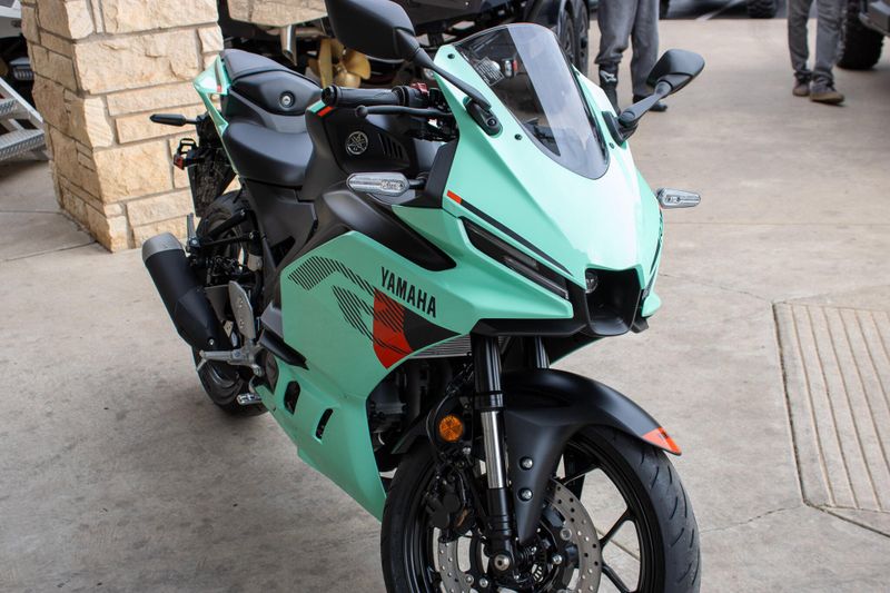 NEW 2026 YAMAHA YZFR3 ABS Image 17