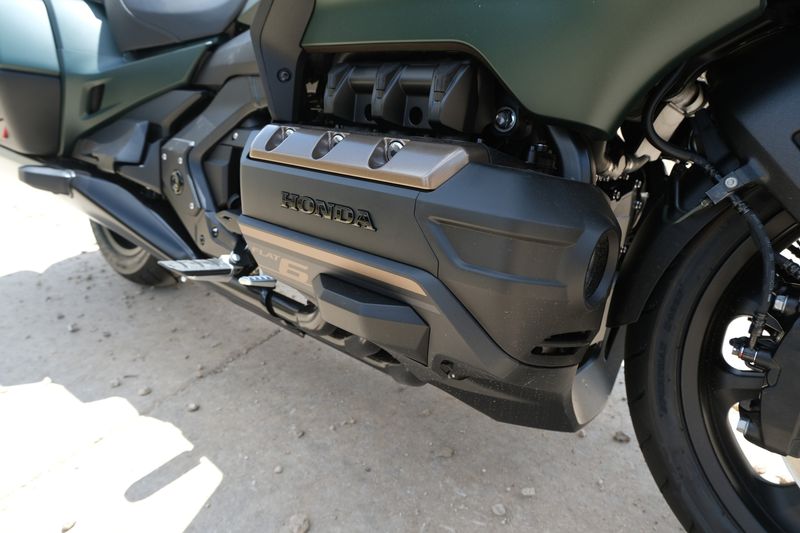 2024 Honda GOLDWING MATTE ARMORED GREEN METALLICImage 18