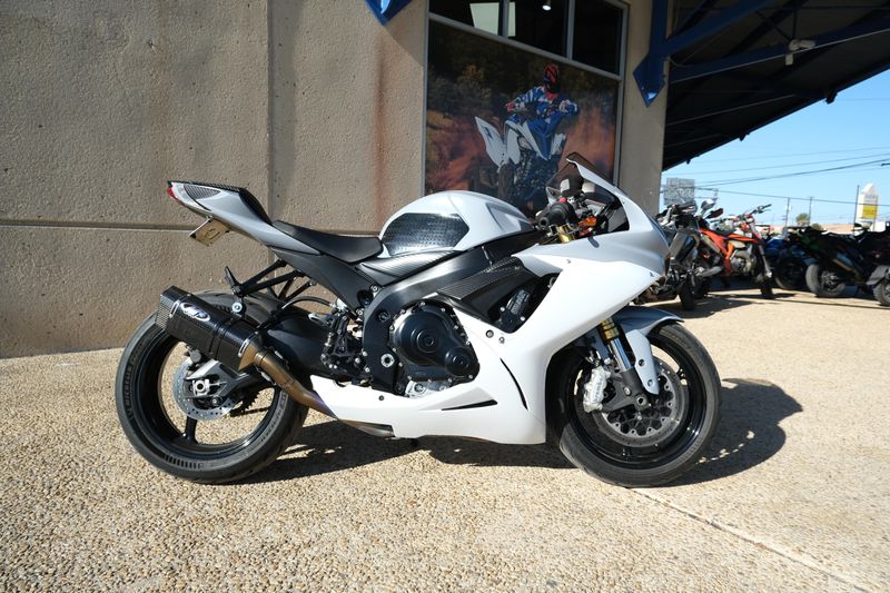 2022 Suzuki GSXR 750 GRAY AND WHITEImage 26