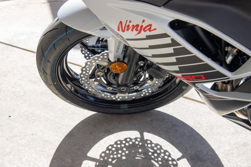 NEW 2026 KAWASAKI NINJA ZX6R Image 21