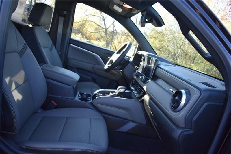 Used 2025 Chevrolet Colorado ZR2Image 14