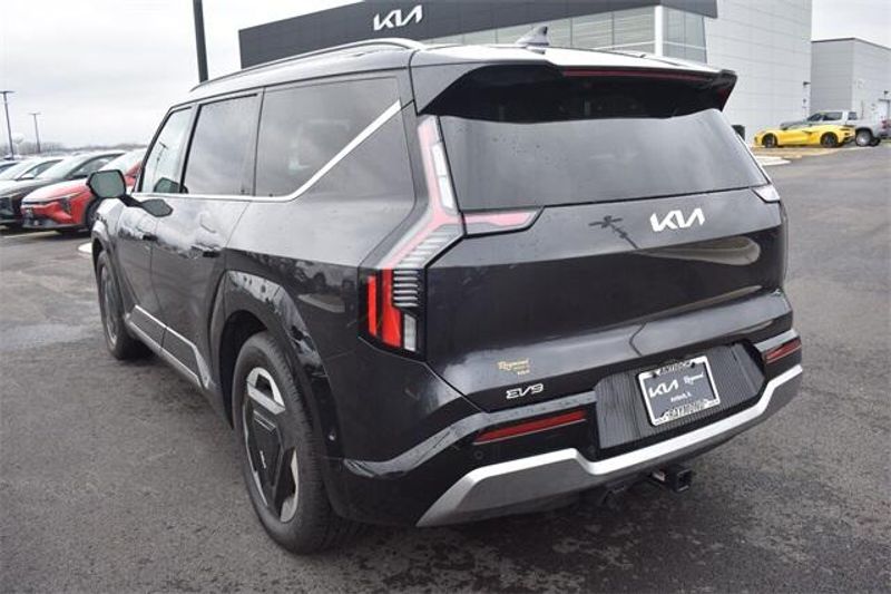 2024 Kia EV9 LandImage 5