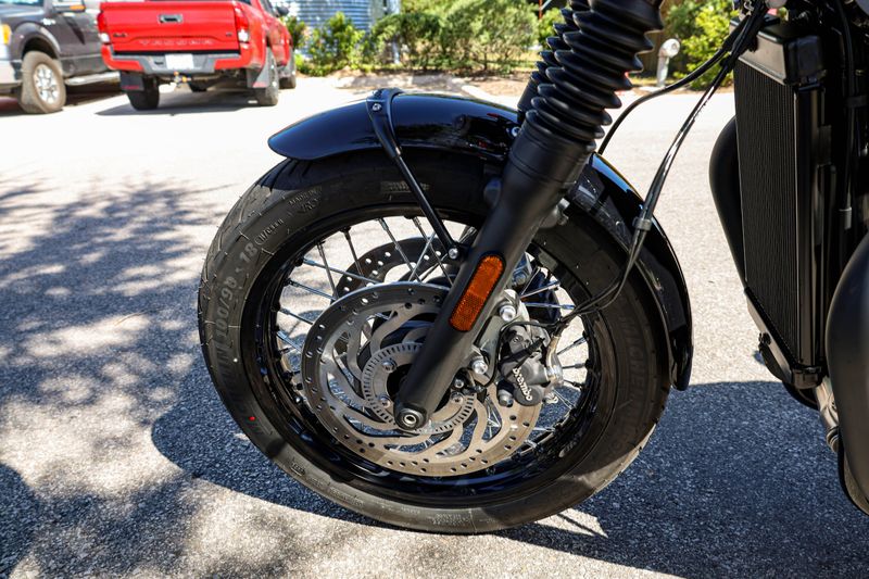 USED 2025 TRIUMPH BONNEVILLE T120 Image 11