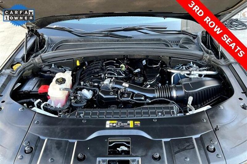 Used 2024 Jeep Grand Cherokee L AltitudeImage 9