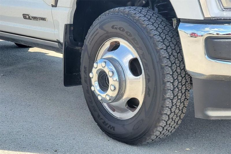 2024 Ford F-350 Lariat photo 4