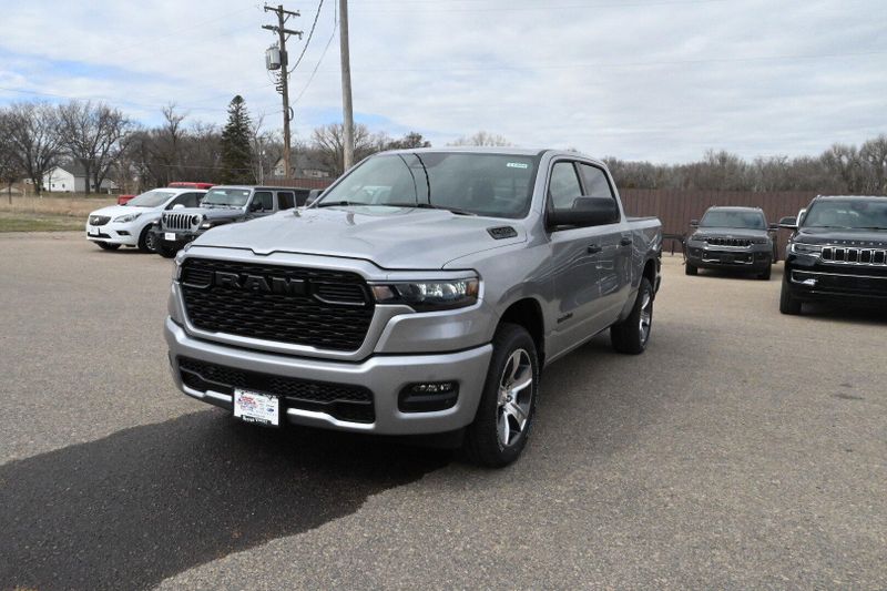 2025 RAM 1500 TradesmanImage 4