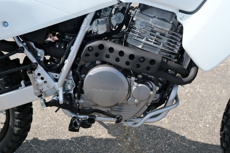 NEW 2025 HONDA XR650L Image 14